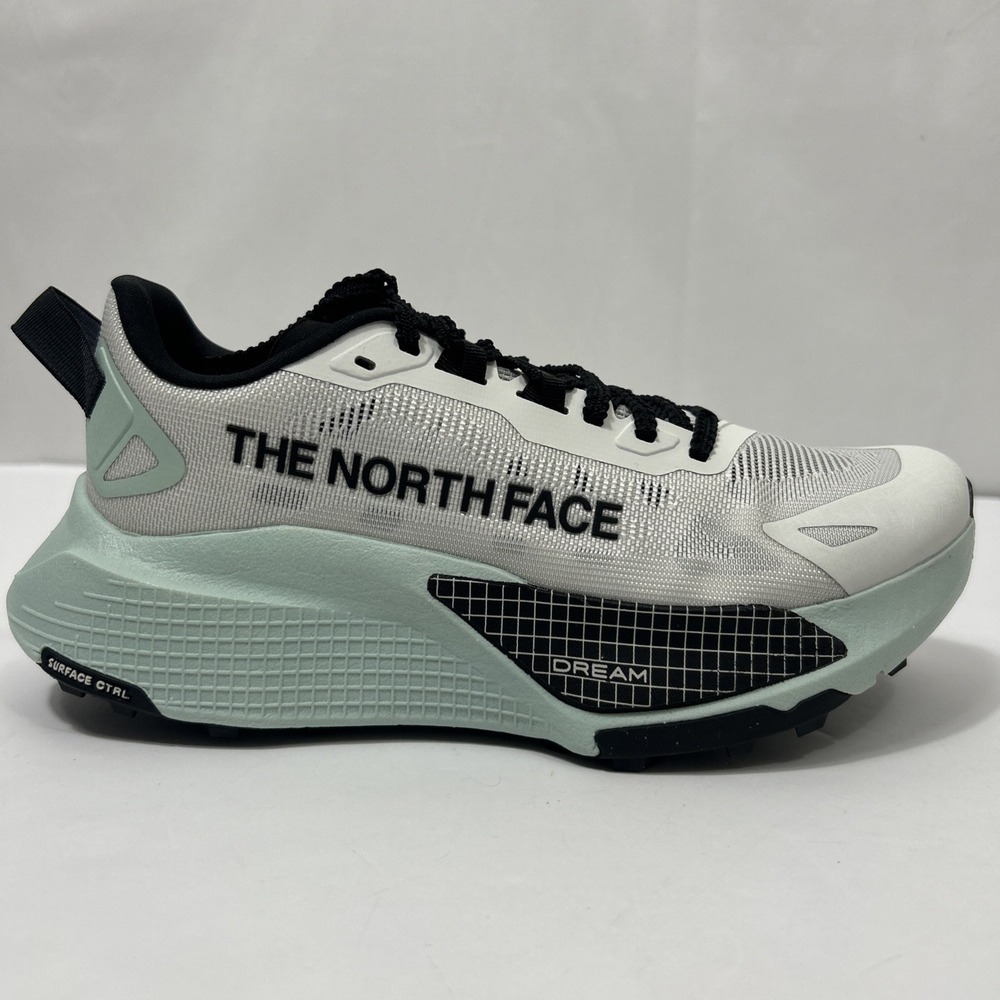 The North Face Altamesa 500V2 Women's Low Top Trail Sneaker White Black Green7.5